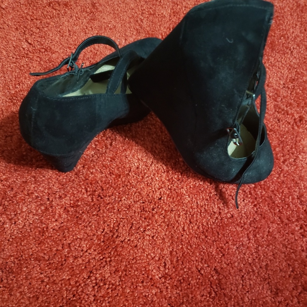 Torrid Wedges - Picture 2 of 4
